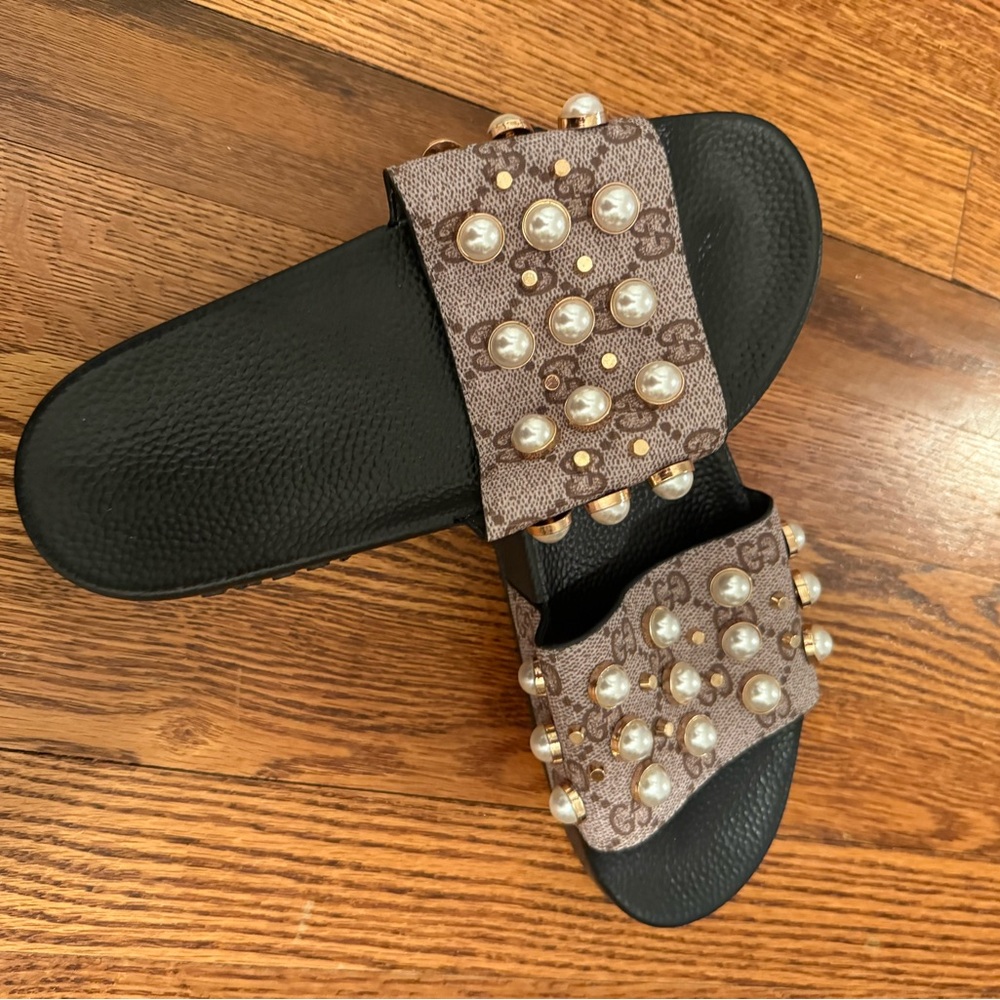Women's gucci sandals
